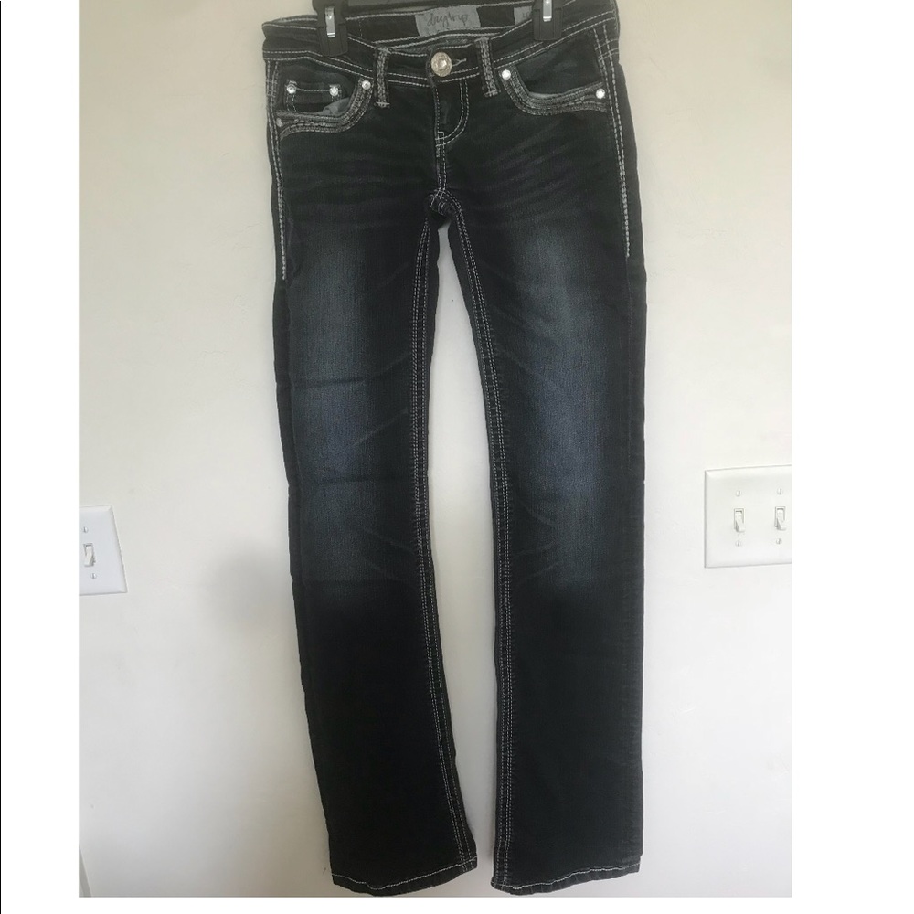 Need gone! Day trip Leo bootcut denim jeans